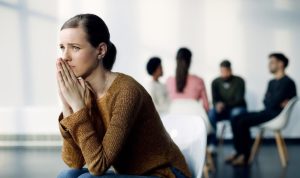 Berteman dengan Orang Introvert? Ini Tips untuk Membangun Hubungan yang Baik