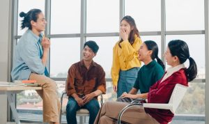 Wajib Tau Nih! Cara Mengenali Sifat Introvert dan Ekstrovert pada Orang Lain