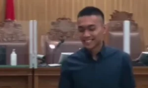 Cengar-cengir! Reaksi Mario Dandy Saat Persidangan, Netizen:"Malah Salting" (Istimewa)