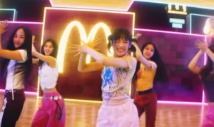 Video yang bisa ditiru untuk mengikuti kompetisi dance cover McDonaldsXNewJeans. (instagram @McDonald'sid)