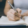 Ilsutrasi menuliskan Kesan dan Pesan MPLS yang unik. )pexels)