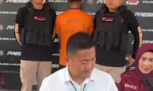 Konferensi Pers kasus pembacokan remaja Karawang yang dilakukan di Mako Polres Karawang pada Senin (17/7).