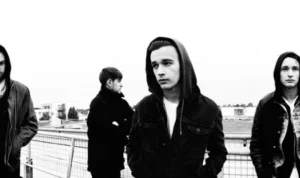 Vulgar! Mesra-Mesraan Sesama Jenis pada Konser The 1975 di Malaysia!