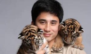 Kesedihan Alshad Ahmad saat Ditinggal Anak Harimau yang Bernama Cenora