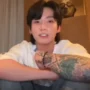 Jungkook BTS saat siaran langsung membahas lagu terbarunya berjudul Seven. (Youtube)