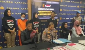 Polisi Bongkar Aksi Penipuan Tenaga Kerja Oleh Seorang IRT, Raup Puluhan Juta Polres Karawang saat konferensi Pers tentang penipuan tenaga kerja yang dilakukan seorang IRT. (instagram @satreskrim Polres Karawang)