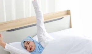Ilutrasi banun tidur sebelum subuh yang akan memberikan banyak manfaat untuk umat manusia. (freepik)