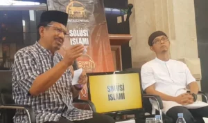 Daftar Kesesatan yang Diajarkan Al Zaytun Menurut Ketua FUUI Athian Ali Ketua FUUI Athian Ali yang mengungkapkan kesesatan Alzaitun. (Tangkapan layarYoutube Abu Musa)