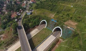 5 keunikan Tol Cisumdawu, diresmikan Selasa, 11 Juli 2023 oleh Presiden Jokowi digadang-gadang jadi Jalan Tol pertama yang miliki terowongan. (Istimewa)