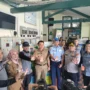 KOMPAK: Kadisdik Jabar, Wahyu Mijaya bersama stakeholder lainnya foto bersama usai kegiatan dengan Tim Saber Pungli Jabar di SMAN 3 Kota Bandung.