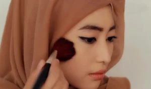 Hukum Make Up dalam Islam, Apakah Boleh ? ini Penjelasanya !