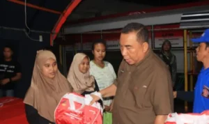 Banjir di Desa Pengambengan Bupati Jembrana Salurkan Bantuan
