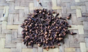 Cara Redakan Asam Lambung yang Naik dengan Cengkeh (Wikipedia)