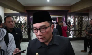 Gubernur Jabar, Ridwan Kamil buka suara soal masyarakat Jabar yang tercatat sebagai pengguna Pinjol terbanyak oleh OJK. Jabar Ekspres/Sandi Nugraha.