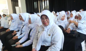 Guru Honorer K2 usia 52 Tahun Ucap Sukur Usai Menerima SK Pengangkatan PPPK Guru