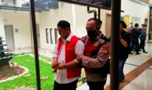 Hakim Tak Datang, Vonis Sidang Putusan Pembunuh Anak Kandung di Depok Ditunda