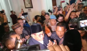Ist. Pimpinan Ponpes Al-Zaytun, Panji Gumilang saat Penuhi Pemangilan Tim Investigasi Jabar. Foto. Sandi Nugraha.