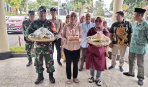APDESI atau Asosiasi Perangkag Desa Seluruh Indonesia dqn sejumlah pejabat dari Forum Komunikasi pimpinan kecamatan atau Forkopincam rayakan hut bhayangkara / Dedi Suhandi