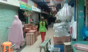 Dok. Kondisi Pasar Cihapit Bandung jelang dikunjungi Presiden Jokowi, Rabu besok. Foto. Sandi Nugraha.