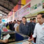 Kunjungi Pasar Cihapit Bandung, Presiden Jokowi Berikan BLT dan Cek Harga Pangan Kunjungi Pasar Cihapit Bandung, Presiden Jokowi Berikan BLT dan Cek Harga Pangan