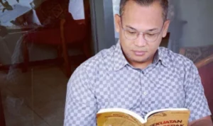 Iwan Setiawan resmi diberhentikan dari jabatannya sebagai anggota DPRD Kabupaten Bandung Barat. Rabu (12/23). Foto: Jabarekspres