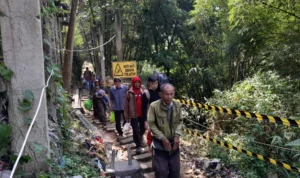 Longsor di Jembatan Cikereteg Kabupaten Bogor / SFR