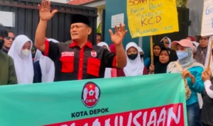 Demo warga di depan SMAN 3 Depok / Rubiakto
