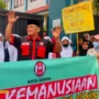 Demo warga di depan SMAN 3 Depok / Rubiakto