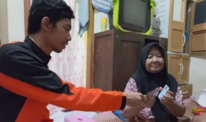 Anda dapat menyimak cara cek penerima bansos PKH tahap 3 yang akan dicairkan pada bulan Juli 2023 dengan mengikuti langkah-langkah di bawah ini.