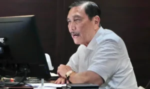 Ketua Dewan Penasihat Partai Golkar Luhur Binsar Pandjaitan bakal jadi Ketua Umum Partai Golkar jika mendapatkan dukungan dari anggota partai tersebut.