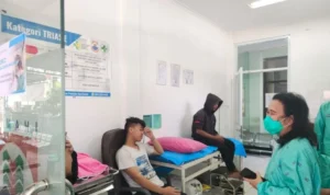 Kasatreskrim Polres Cimahi AKP Luthfi Olot Gigantara mengatakan bahwa pihaknya tengah mendalami kasus keracunan makanan massal. ANTARA/Ricky Prayoga.