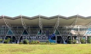Kepala Badan Pengelola Kawasan Rebana, Bernardus Djonoputro optimis Jalan Tol Cisumdawu tingkatkan mobilitas Bandara Kertajati, Majalengka.