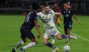 Marc Klok Yakin Persib Mampu Tampil Impresif Lawan PSM