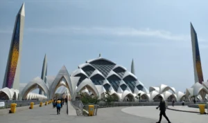 Mantan "Pengelola" Parkir Masjid Al Jabbar Harap Dimediasi Langsung oleh Gubernur Ridwan Kamil Mantan Pengelola Parkir Masjid Al Jabbar Harap Dimediasi Langsung oleh Gubernur Ridwan Kamil