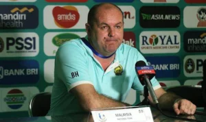 Mengenal Sosok Bojan Hodak, Pelatih Baru Persib Bandung Resmi Gantikan Luis Milla Mengenal sosok Bojan Hodak, pelatih baru club Persib Bandung. football-tribe.com.