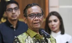 Menko Polhukam, Mahfud MD menegaskan bahwa PPATK tengah menganalisis ratusan rekening pimpinan Al Zaytun, Panji Gumilang. ANTARA/Hafidz Mubarak A.