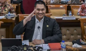 Menpora Dito Ariotedjo klarifikasi soal kasus dugaan korupsi BTS Kominfo ydan singgung beban moral jadi Menteri muda kabinet Presiden Jokowi. ANTARA/Galih Pradipta.