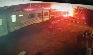PT KAI sampaikan permohonan maaf soal kecelakaan kereta api 112 Brantas di JPL 6 Petak Jalan Jerakah – Semarang Poncol, Jawa Tengah. Tangkap layar CCTV.