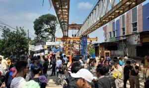 PUPR Dinilai Ingkar Janji, Warga Caringin dan Ciawi Geruduk Proyek Jembatan Cikereteg PUPR Dinilai Ingkar Janji, Warga Caringin dan Ciawi Geruduk Proyek Jembatan Cikereteg