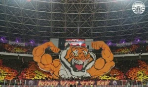 Jakmania Mengawal Bus Persebaya Menuju GBK