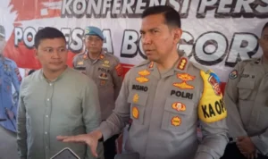 Kapolresta Bogor Kota, Kombes Pol Bismo Teguh Prakoso didampingi Kasatreskrim Polresta Bogor Kota, Kompol Rizka Fadhila. (Yudha Prananda / Jabar Ekspres)