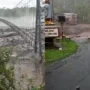 Sejumlah akses jalan dan jembatan di Lumajang terputus akibat diterjang banjir lahar dingin dari Gunung Semeru. Kolase foto Instagram/@infojawabarat.