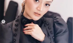 Siti Badriah Terkejut Temukan Tumor Kelenjar Getah Bening pada Ketiaknya Siti Badriah Terkejut Temukan Tumor Kelenjar Getah Bening pada Ketiaknya