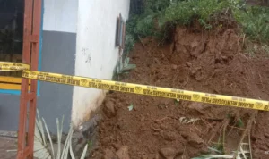 Tiga Warga Meninggal Dunia Akibat Longsor di Lumajang Tiga Warga Meninggal Dunia Akibat Longsor di Lumajang