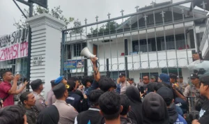 Tolak Sistem Zonasi, PB Himasi Geruduk Kantor Cabang Dinas Pendidikan Jawa Barat