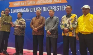 UNS Komitmen dan Kolaborasi Menuju Keunggulan Akademik!