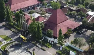 Universitas Gadjah Mada (UGM) Perguruan Tinggi Terbaik untukmu!