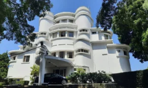Villa Isola Bandung: Sejarah Panjang Belanda, Jepang hingga UPI Villa Isola Bandung