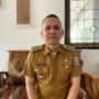 Lurah Cibabat, Cimahi Faisal saat dikonfirmasi terkait ada warga mengaku kelaparan dan melapor ke Kapolres karena kelaparan, Selasa, 4 Juli 2023. Jabar Ekspres/Cecep Herdi.