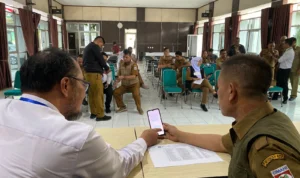 Sosialisasi Tanda Tangan Elektronik (TTE) di Kantor Kecamatan Cimahi Utara diikuti oleh seluruh lurah dan pejabat kecamatan. (Foto: Cecep Herdi/Jabat Ekspres)